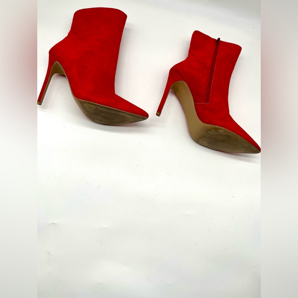 Steve Madden Red Suede Heeled Boots Size 10 M Women Ankle Booties Pointed Toe - Picture 2 of 16